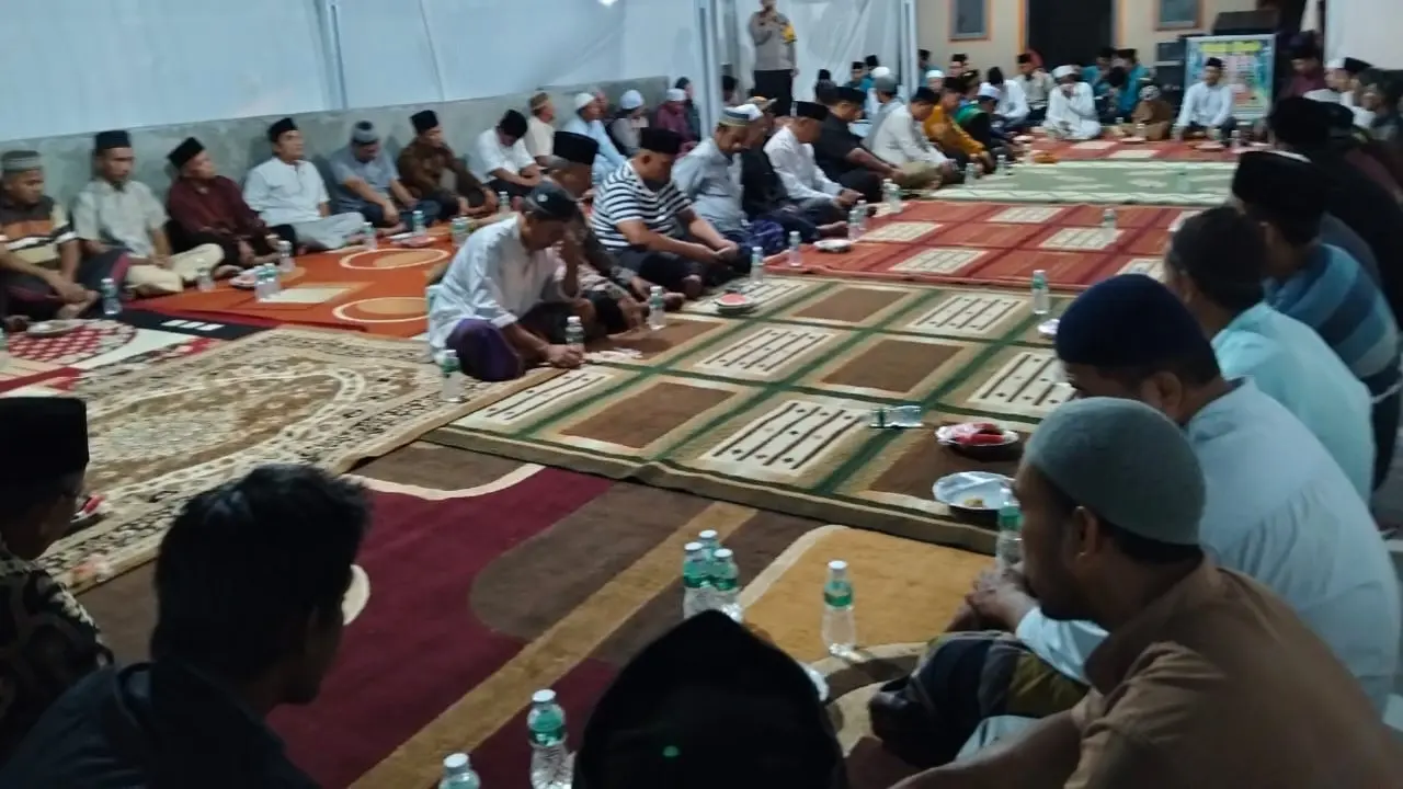 Doa bersama masyarakat dan salawatan berharap Pilkada Rohul berjalan damai dan kondusif.
