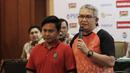 Ketua The Jakmania Ferry Indrasjarief, saat konferensi pers jelang laga final Piala Presiden 2018 di Hotel Sultan, Jakarta, Kamis (15/2/2018). Final dan semifinal Piala Presiden 2018 akan digelar di SUGBK Jakarta. (Bola.com/M Iqbal Ichsan)