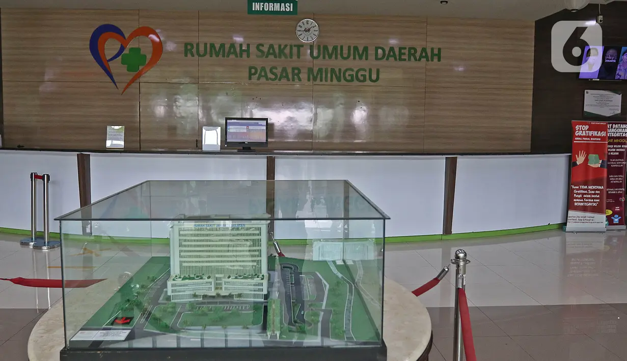 Suasana Rumah Sakit Umum Daerah (RSUD) khusus Covid-19 di Pasar Minggu, Jakarta, Sabtu (3/10/2020). RSUD Pasar Minggu menjadi salah satu rumah sakit daerah yang sudah 100 persen hanya melakukan perawatan corona. (Liputan6.com/Herman Zakharia)