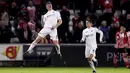Pemain Swansea City, Alfie Mawson mencetak satu gol saat timnya melawan Southampton pada lanjutan Premier League di Liberty Stadium, Swansea, Wales, (31/1/2017). (David Davies/PA via AP)