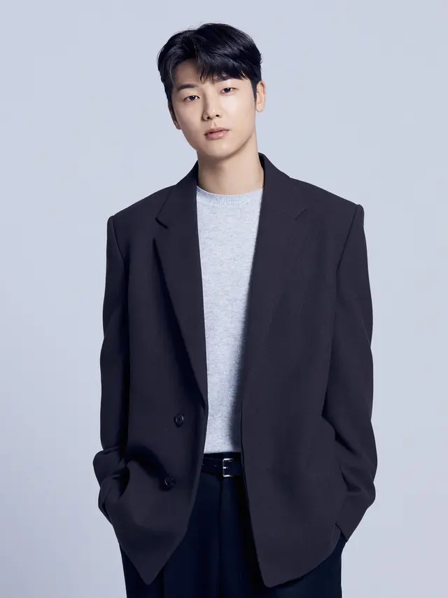 Kang Min Hyuk hadiri pembukaan The Coach Restaurant pertama dunia di Jakarta