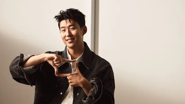 Calvin Klein memilih kapten Tim Sepak Bola Nasional Korea, Son Heung Min, sebagai Brand Ambasador Korea. (Koreaboo)
