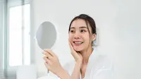5-Minute Nighttime Skincare Routine, Bantu Kulit Terasa Lebih Kenyal saat Bangun Tidur