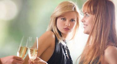 Kadar Cemburu Pria Dan Wanita Itu Berbeda Lifestyle Fimela Com