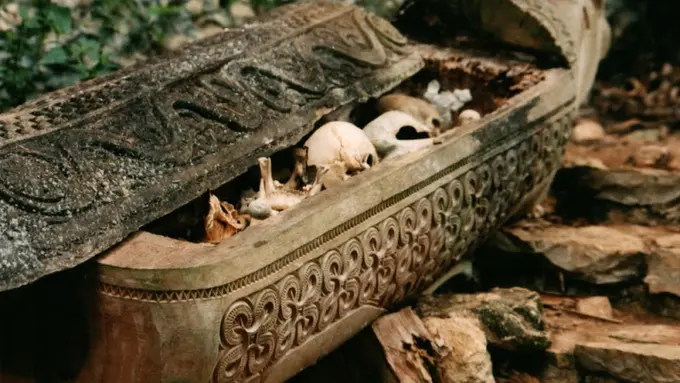 10 Kuburan Unik di Dunia yang Bikin Copot Jantung