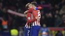 Kepergian Saul Niguez membuat manajemen Atletico Madrid berhasil memulangkan Antoine Griezmann dari Barcelona dengan status pinjaman selama dua musim dengan opsi beli 40 juta euro. Penggemar Atletico Madrid akan kembali melihat duet maut Griezmann dengan Luis Suarez. (Foto: AFP/Oscar Del Pozo)