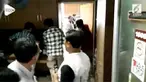 2 Peluru mengenai 2 ruang kerja DPR RI, Belum diketahui asal peluru polisi melakukan penyelidikan dan menggelar Olah TKP