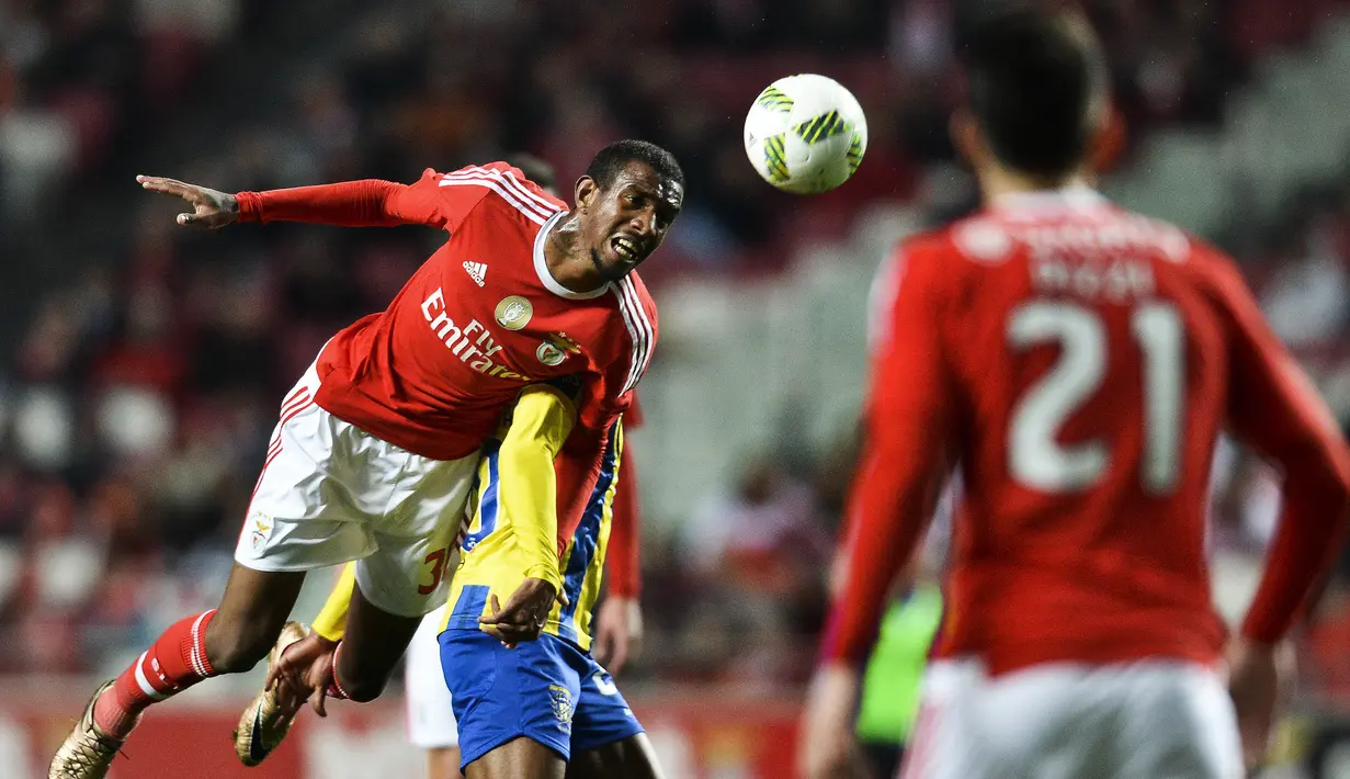Guna mendapatkan Anderson Talisca, Manchester United diminta untuk menyediakan dana sebesar 22 juta poundsterling. (AFP/Patricia De Melo Moreira)
