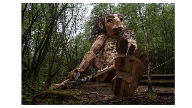 Pria Ini Buat Patung dari Kayu di Hutan, 6 Hasilnya Keren Banget