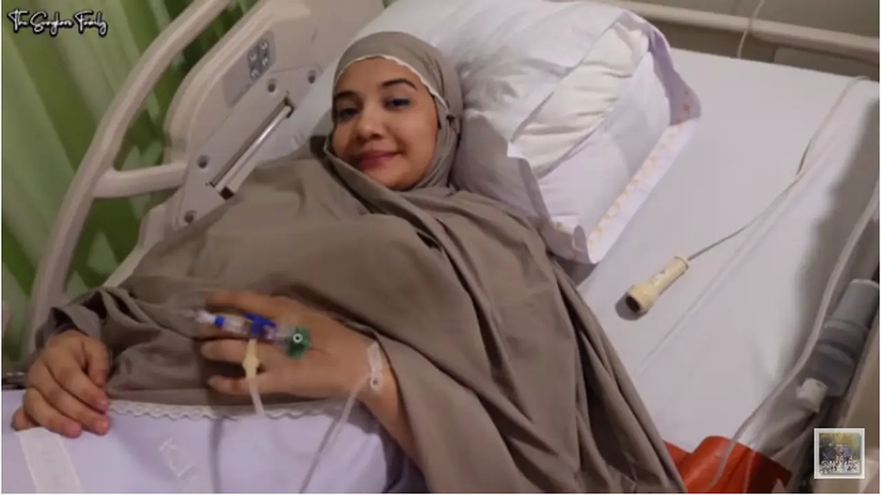 6 Potret Terbaru Zaskia Sungkar Usai Melahirkan, Pancarkan Wajah Bahagia