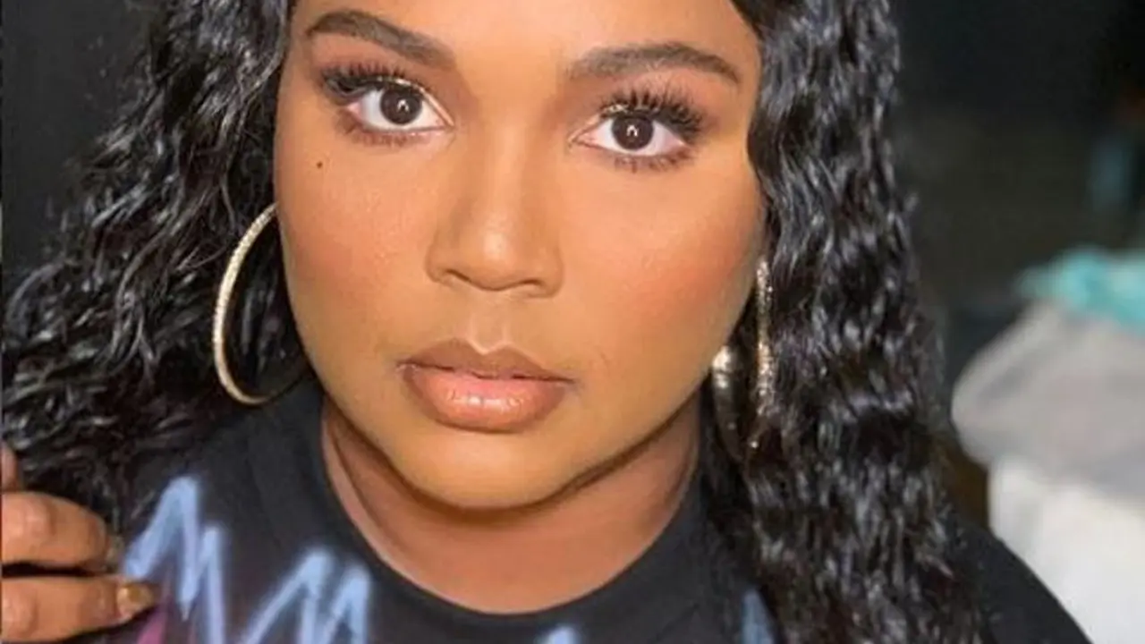 Lizzo (Foto: Instagram/@lizzobeeating)