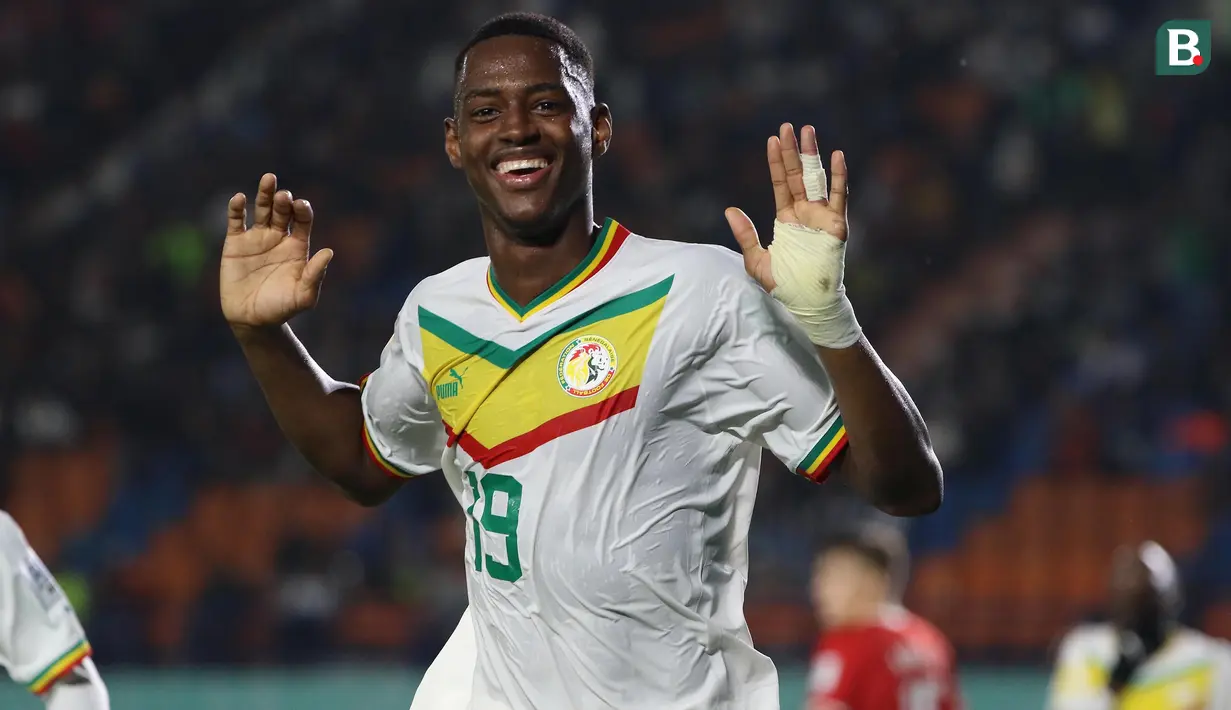 Striker Timnas Senegal U-17 berusia 17 tahun, Idrissa Gueye telah mencetak 3 gol di Piala Dunia U-17 2023. Ketiga gol dicetak lewat hattrick ke gawang Polandia pada laga kedua Grup D yang berkesudahan dengan skor 4-1 (14/11/2023). (Bola.com/Ikhwan Yanuar)