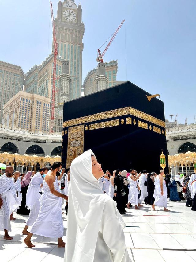 Fuji Umroh di Tanah Suci