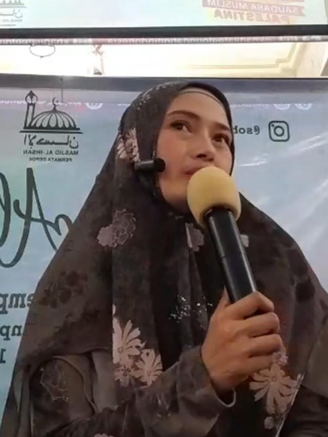 Profil Mega Putri Aulia, Mantan Artis yang Sudah Hijrah dan Kini Cantik Berbalut Hijab. (instagram/tehmegaaulia)