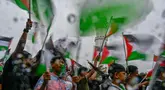 Warga mengikuti aksi unjuk rasa untuk mendukung rakyat Palestina di Banda Aceh pada Minggu 22 Juni 2025, di tengah konflik yang sedang berlangsung antara Israel dan kelompok militan Hamas Palestina. (CHAIDEER MAHYUDDIN/AFP)