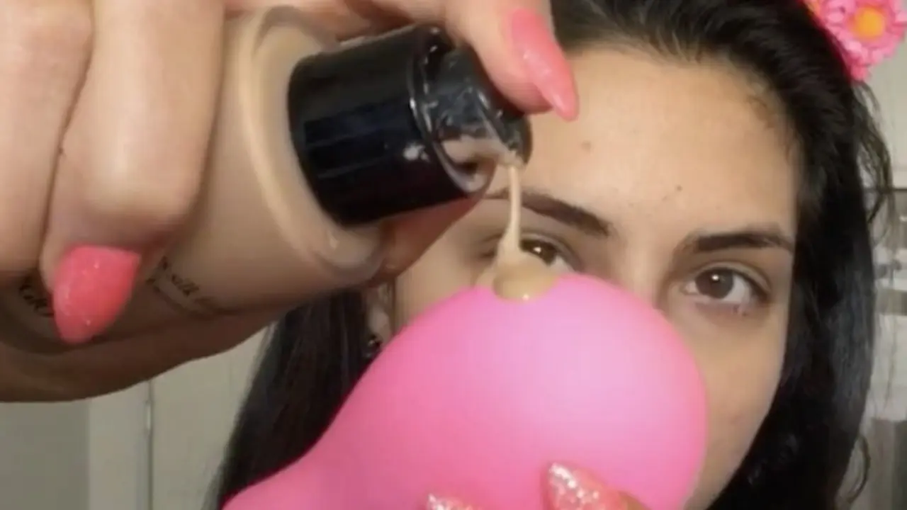 Tidak Terduga, Ini Cara Lain Mengaplikasikan Makeup