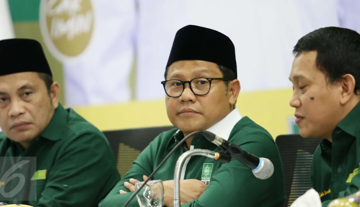 Ketum PKB Muhaimin Iskandar (Cak Imin) menghadiri Pembukaan Rakornas LPP DPP PKB, Jakarta, Sabtu (29/4). Muhaimin mengatakan PKB menargetkan tahun 2019 harus memenangkan Pemilu atau minimal kedua partai terbesar. (Liputan6.com/Angga Yuniar)
