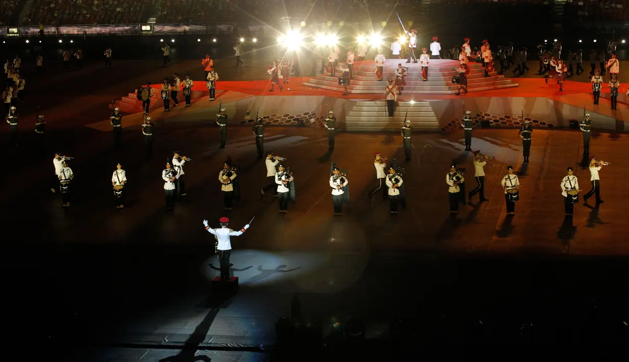 Sebuah atraksi diperagakan saat  pembukaan SEA Games 2015, Singapura, Jumat (5/6/2015). (Reuters)