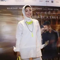 Dewi Sandra mengaku tercengang saat menyaksikan premier film 'Cinta Selamanya'. (Galih W. Satria/bintang.com)