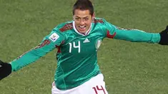 Selebrasi gol striker Meksiko Javier Hernandez ke gawang Prancis di penyisihan Grup A PD 2010 di Peter Mokaba Stadium, Polokwane, 17 Juni 2010. Meksiko unggul 2-0. AFP PHOTO / VALERY HACHE 