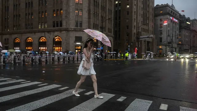 Topan Co-May Mendekat, 283.000 Warga Shanghai Dievakuasi