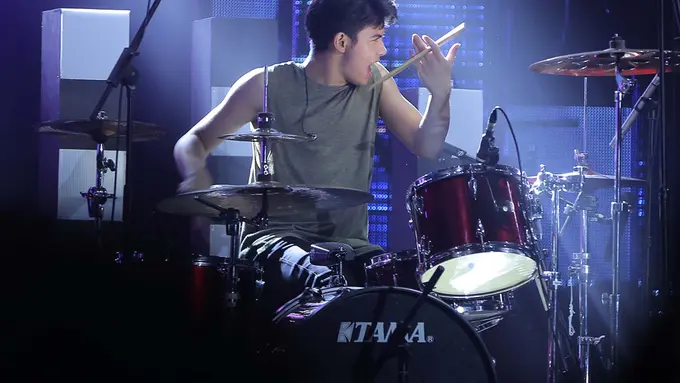 [Bintang] Konser Aliando Syarief