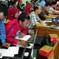 Ratusan Wajib Pajak tumpah ruah di Kantor Pelayanan Pajak (KPP) Pratama Tanah Abang Dua dan Tiga, Jakarta Pusat, Selasa (29/3/2016).  (Foto: Fiki A/Liputan6.com)