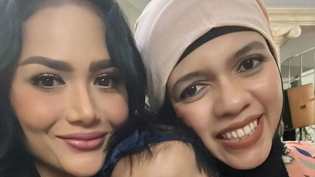 Krisdayanti bersama Geni Faruk (Instagram/krisdayantilemos)