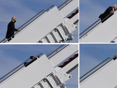 Kombinasi gambar pada 19 Maret 2021 menunjukkan Presiden AS Joe Biden melanjutkan langkahnya setelah tersandung saat menaiki tangga pesawat kepresidenan Air Force One di Pangkalan Udara Andrews, Maryland. Peristiwa itu terjadi ketika Biden hendak terbang menuju Atlanta, Georgia. (Eric BARADAT/AFP)