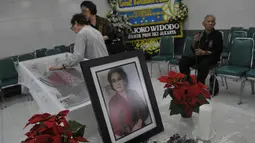 Jenazah Hetty Evelyn disemayamkan di rumah duka Rumah Sakit Pusat Angkatan Darat (RSPAD) Gatot Subroto, Jakarta, (4/9/14). (Liputan6.com/Johan Tallo)