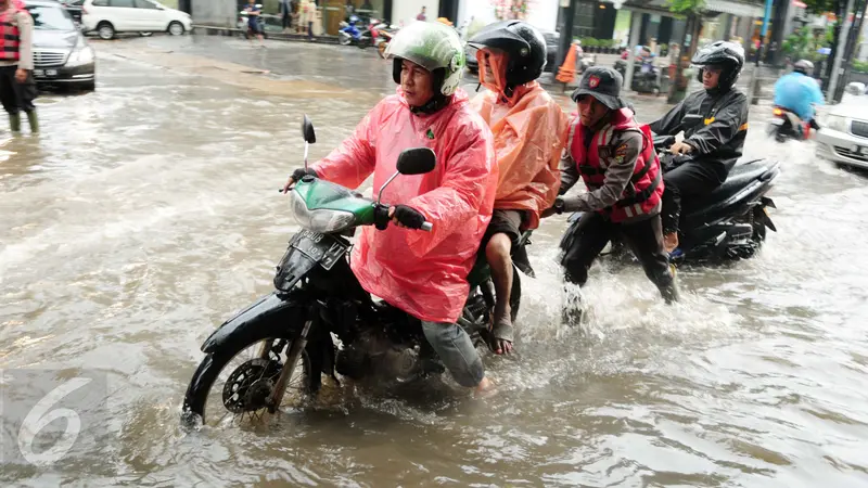 20161004-Kawasan Kemang Kembali Banjir-Jakarta