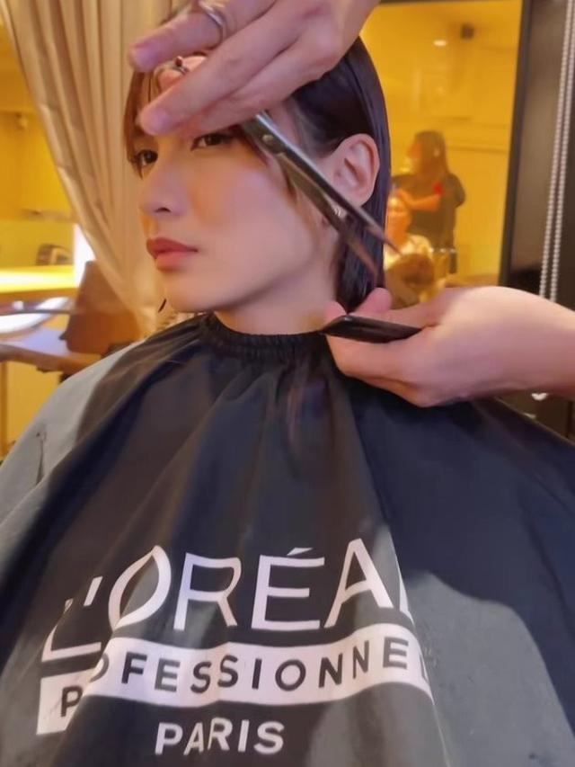 7 Potret Terbaru Chelsea Olivia dengan Rambut Bondol, Tampil Makin Muda