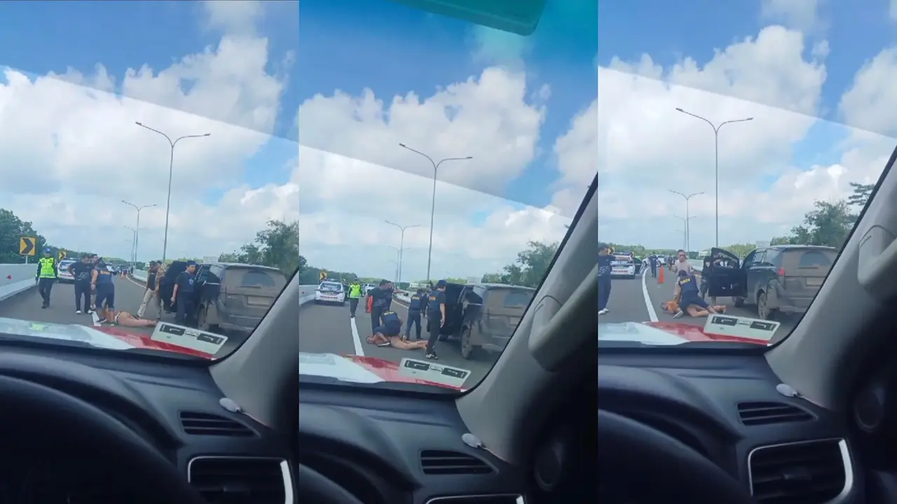 Tangkapan layar rekaman video detik-detik tim gabungan BNNP Lampung dan Sat PJR Polda Lampung menggagalkan penyelundupan sabu seberat 15 kilogram di Tol Terpeka. Foto : (Istimewa).