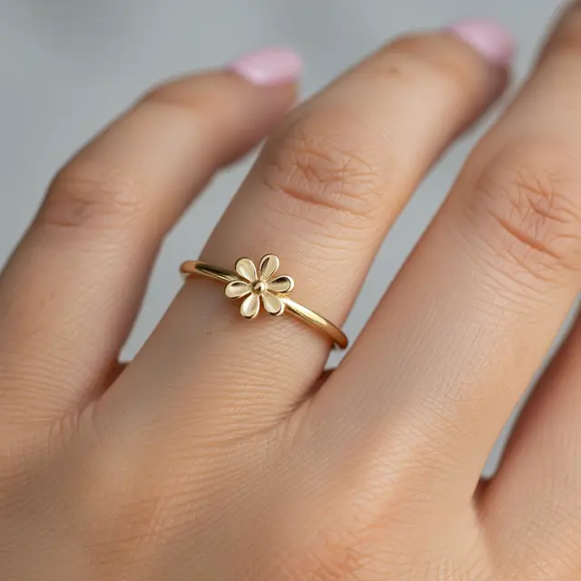 Model Cincin Emas Motif Bunga