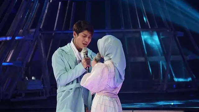 7 Potret Lesty Kejora dan Rizky Billar di Panggung HUT SCTV Ke-30, Curi Perhatian