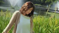 Jeongyeon TWICE Tampil Effortless dengan Nuansa Peralihan ke Musim Gugur