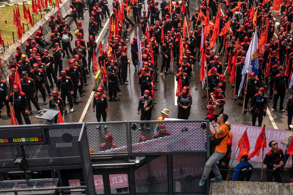 Kembali Berunjuk Rasa, Buruh Minta Kenaikan UMP 2025 Hingga 10 Persen