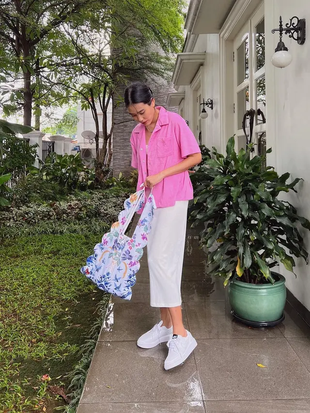 Potret OOTD Alika Islamadina yang Mulai Pamer Perut Buncit Sebelum Resmi Umumkan Kehamilan Anak Pertama