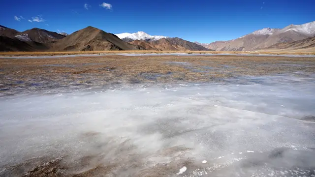 Puncak Atap Dunia di Tibet