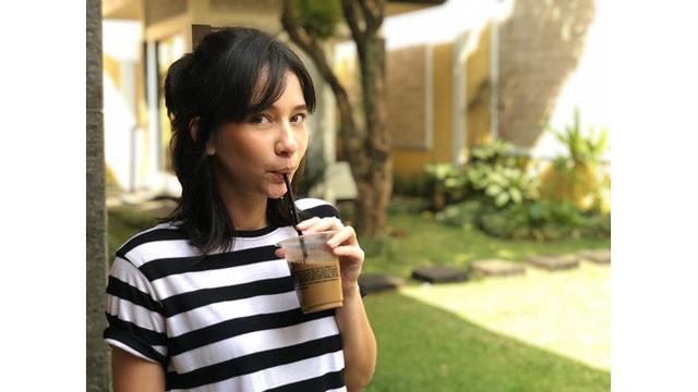 7 Potret Gianina Emanuela, Kakak Adipati Dolken yang Juga Seorang Aktris