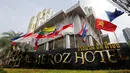 Bagian depan bangunan hotel Al Meroz, Bangkok, (29/8). Ibu kota Thailand, Bangkok, kini memiliki hotel halal yang pertama untuk menarik minat wisatawan Muslim ke negara dengan mayoritas penduduk umat Buddha tersebut. (REUTERS/Chaiwat Subprasom)