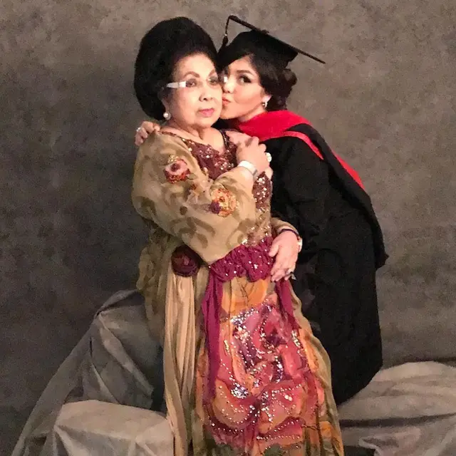 Tina Toon Bagikan Kabar Duka, Sang Nenek Meninggal Dunia Desember 2022. (instagram.com/tinatoon101)