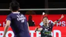 Tunggal putra Indonesia, Jonatan Christie, saat bertanding melawan wakil Kanada, Victor Lai, pada laga final turnamen bulutangkis Indonesia Open 2026 di Istora Gelora Bung Karno, Senayan, Jakarta, Minggu (7/6/2026). (Bola.com/M Iqbal Ichsan)