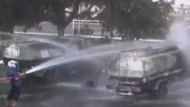 2 Truk Tangki Hangus Terbakar di Depo Pertamina Sumsel