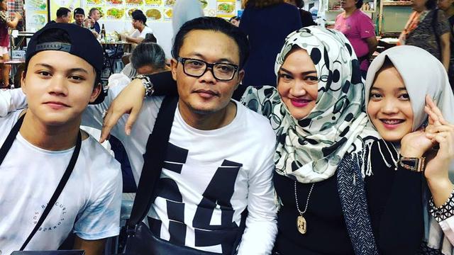 [Bintang] Dikabarkan Bercerai, Ini 8 Foto Kebersamaan Sule dan Lina