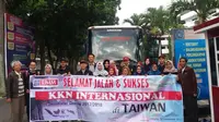 17 mahasiswa program studi Hubungan Internasional (HI), salah satu programnya memperkenalkan budaya Indonesia pada masyarakat blasteran di Meinong.