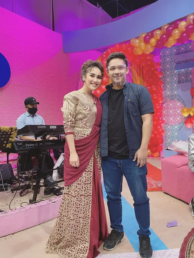 Potret Renaldi Mantan Pacar Pertama Ayu Ting Ting