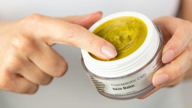 Rutin Melakukan Eksfoliasi Wajah