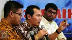 Pimpinan KPK yang baru, Saut Situmorang (tengah) saat memberikan pendapat dalam diskusi yang digelar di Jakarta, Sabtu (19/12/2015). Saut menegaskan KPK jilid IV 80 persen akan fokus pada pencegahan. (Liputan6.com/Helmi Fithriansyah)  