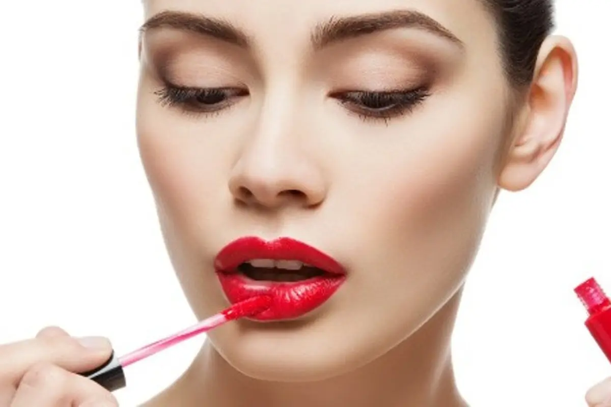 Jangan Sedih! Meski Makeup Habis, Kamu Bisa Pakai Liquid Lipstik